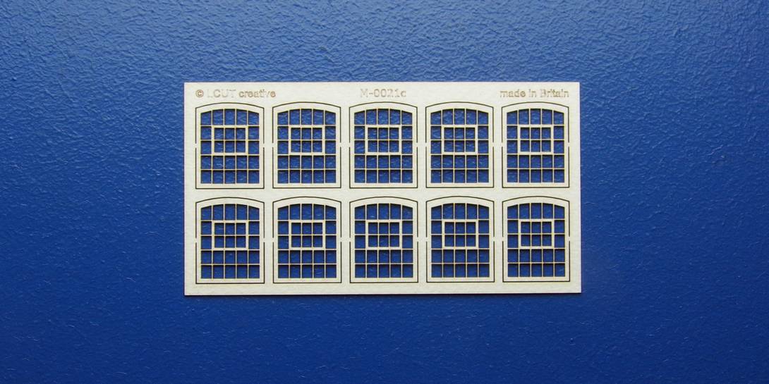 M 00-21c OO gauge kit of 10 industrial windows Kit of 10 industrial windows. Made with high quality fiber board 0.7mm thick.
